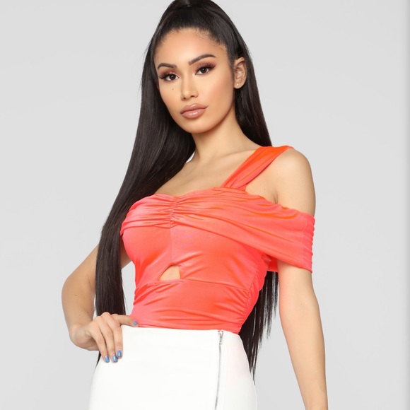 FashionNova// sexy bodysuit size small - Picture 6 of 10